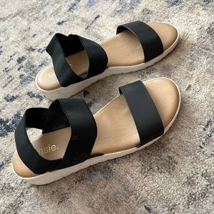 KENSIE Black Double Strap Sandal.  Size 8.5
